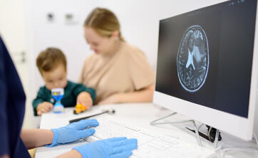 Pädiatrische Neurochirurgie (Bild: Shutterstock)