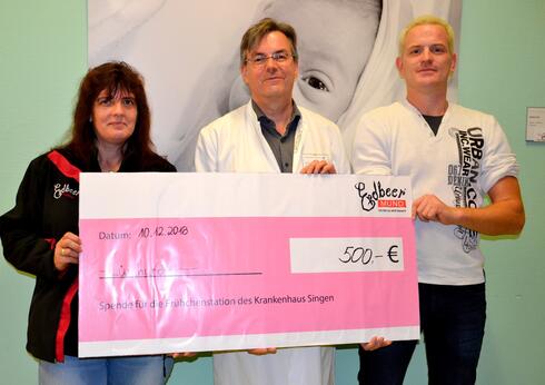 Spendenübergabe Erdbeermund