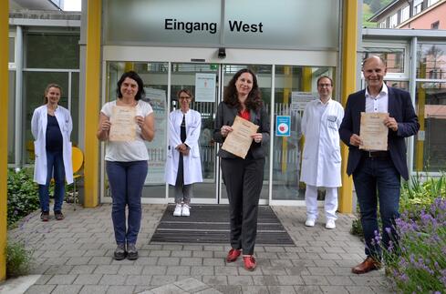 Auf dem Bild von links nach rechts: Elisabeth Balensiefen, Christine Bold, Heidi Zimmermann, Lara Baumgärtel, PD Dr. Marc Kollum und Bernd Häusler. Bild: Jagode