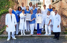 Die Versorgung von Patienten mit Diabetes mellitus ist Teamarbeit. Das Team des Diabeteszentrums Hegau-Bodensee ist stolz darauf, dass die Deutsche Diabetesgesellschaft seine Leistung erneut würdigt und anerkennt. (Bild: Andrea Jagode)