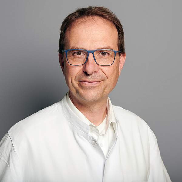 Priv.-Doz. Dr. med. Marc Kollum Chefarzt I. Medizinische Klinik am HBK Singen (Kardiologie und internistische Intensivmedizin) Ärztlicher Leiter Kardiologie im GLKN